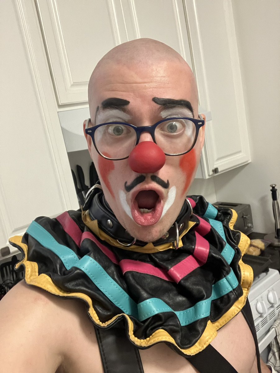 TStoater's tweet photo. FINE; YES, I’M A BALD CLOWN NOW!!! https://t.co/ToB1NWifME