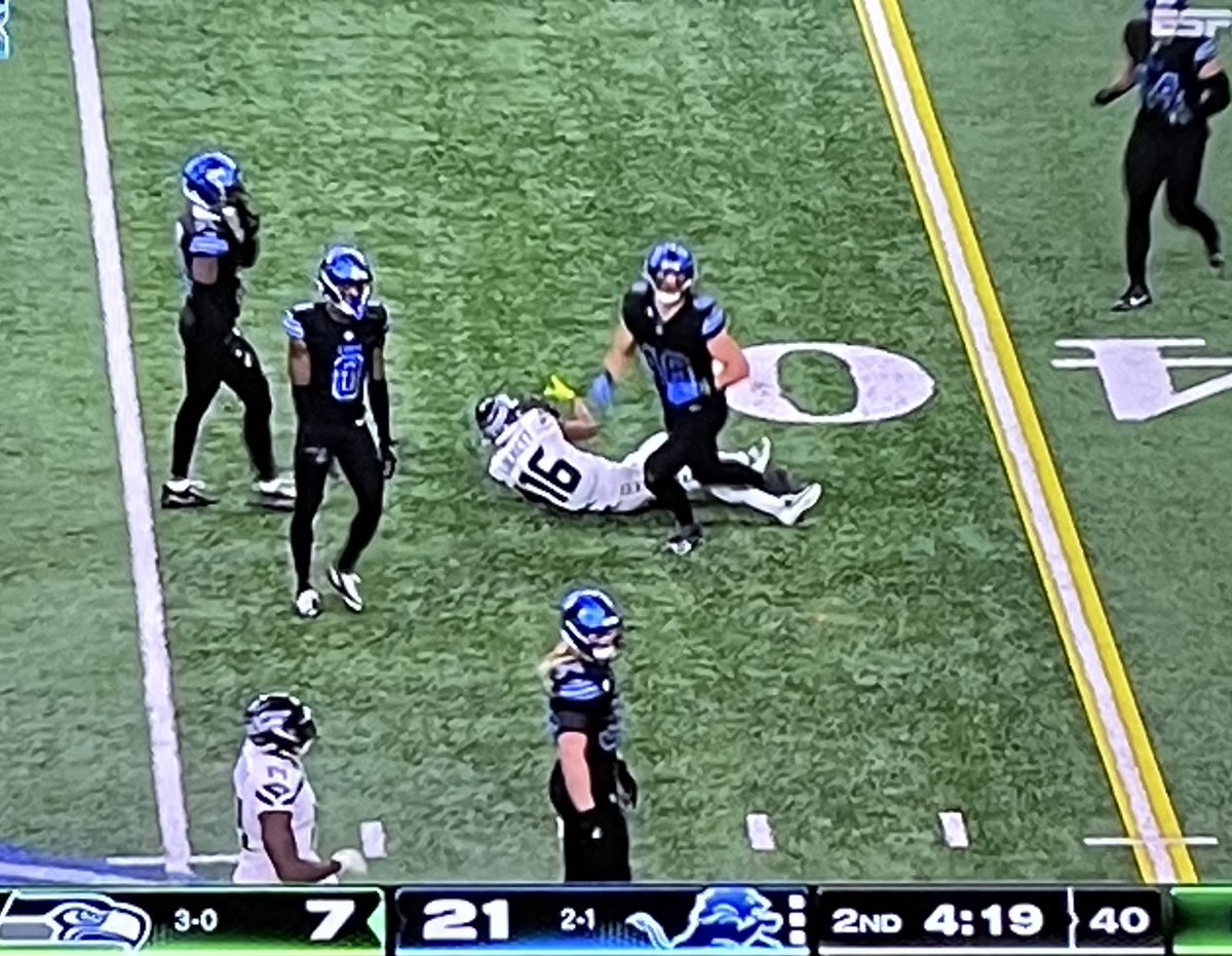 ⁦<a href="/KalenDeBoer/">Kalen DeBoer</a>⁩ ⁦<a href="/AlabamaFTBL/">Alabama Football</a>⁩ ⁦<a href="/Greg_Byrne/">Greg Byrne</a>⁩ I need a Bama version of this uniform ⁦<a href="/Lions/">Detroit Lions</a>⁩ uniform! #RollTide