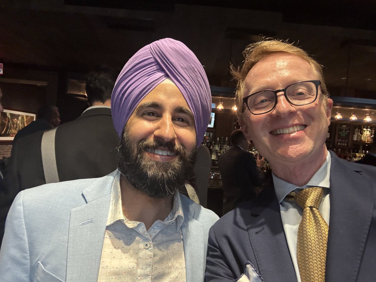 So I made ⁦<a href="/BeantGill118/">Beant Gill</a>⁩ take a selfie with me. Been so nice to get to know an outstanding local community practice #radonc via ⁦<a href="/ASTRO_org/">ASTRO</a>⁩ Advocacy and reconnect at #ASTRO24.