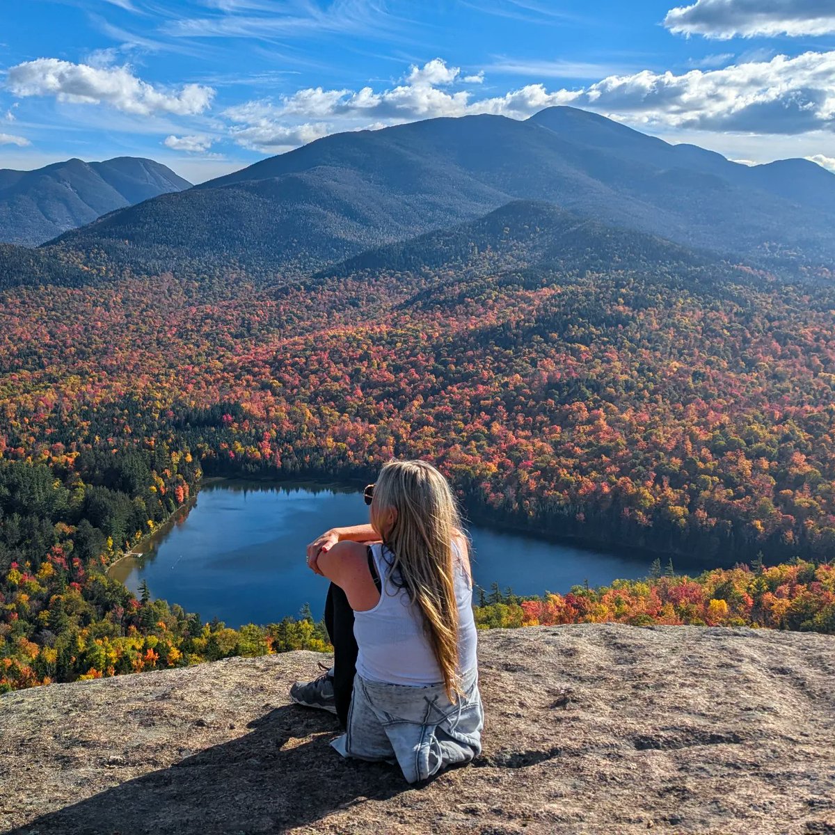 WeatherManFinn's tweet photo. Day 1 in the #Adirondacks down. Nearing peak foliage here in Lake Placid #adk #adkmountains #pureadk #adirondacks #upperrightusa #exploreny #ilovenny #ospreypacks #hiking #ispyny #518wx #lakeplacid https://t.co/rwvLctjWvP