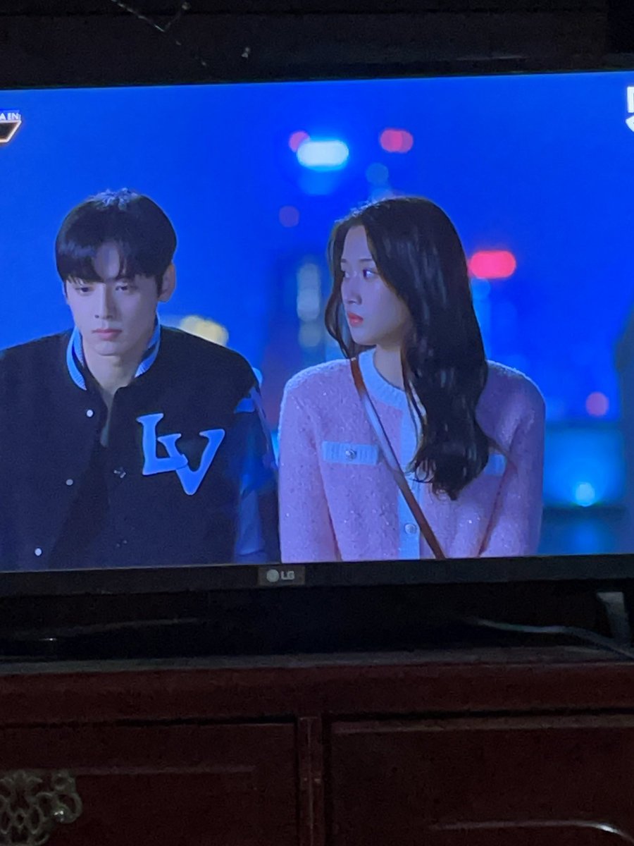 mariane_rc's tweet photo. Después de mucho volví a ver @MiCanal5 
#Bellezaverdadera #TrueBeauty #CHAEUNWOO https://t.co/UBoSzCMRfs