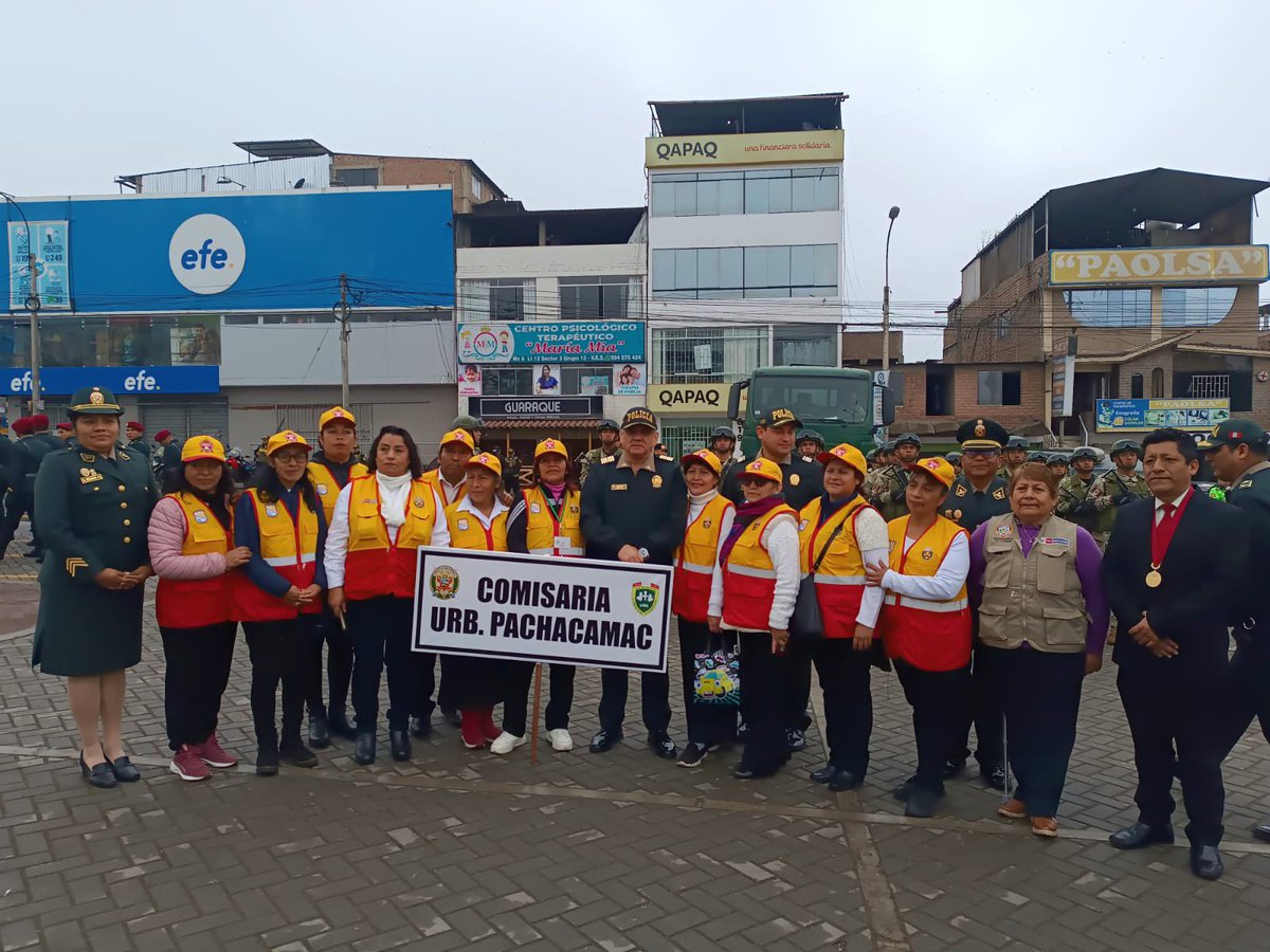 LimaRegion's tweet photo. ¡JUNTOS SOMOS MÁS!🚨
#DivpolSur2 | Hoy se realizó el izamiento del pabellón nacional en el frontis de la #municipalidad #VES , contando con la presencia de autoridades locales y @EjercitoPeru . 👮🏻‍♂️🚔🫱🏼‍🫲🏽 #viralntt #peruseguro https://t.co/cC2YVxRfKu