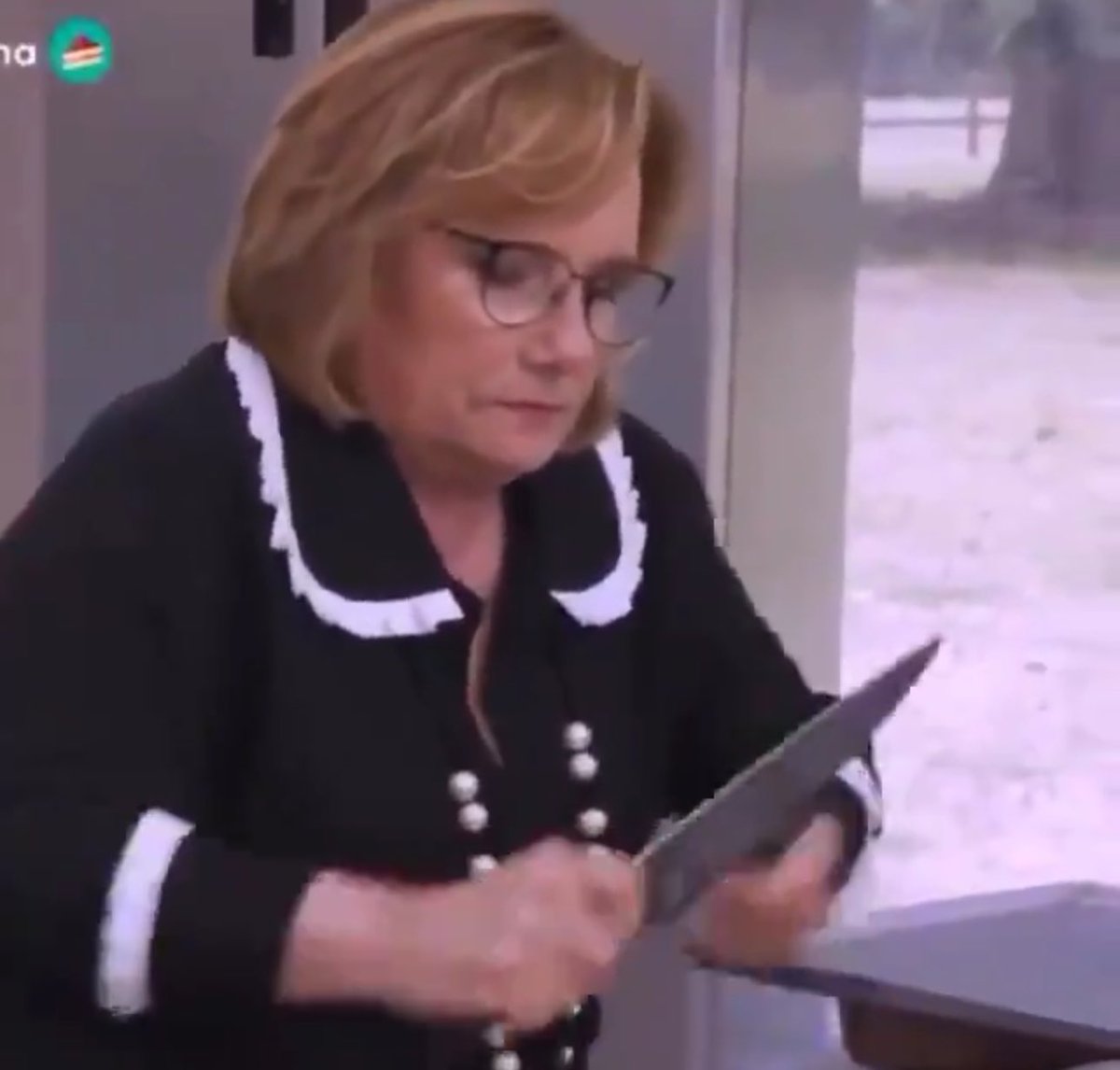 nenadeantess's tweet photo. Maru Botana no va, chicos
Que vuelva Dolli Irigoyen

#BakeOffFamosos https://t.co/TIqcUqSdOE