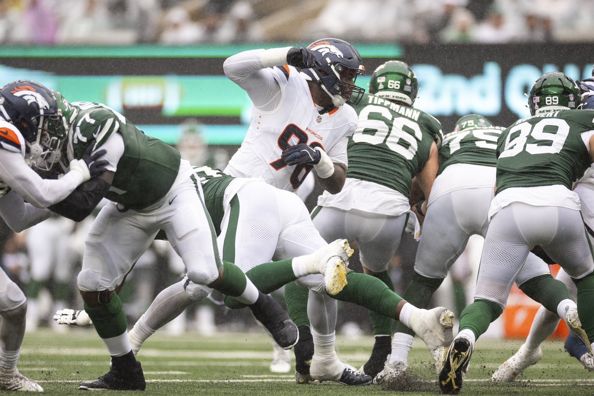 Told them ima manage regardless, ain’t enough men on the planet to stop me. VICTORY MONDAY🤫