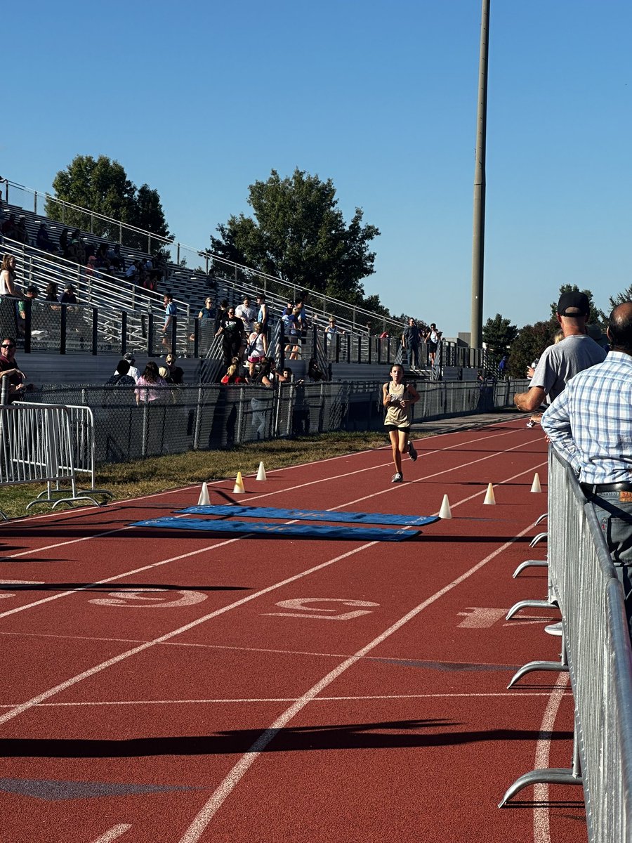 JenBruse's tweet photo. @CTMSBulldog  where our sprint work pays off!!  Great job on that final stretch! https://t.co/WZYnd8KqlQ