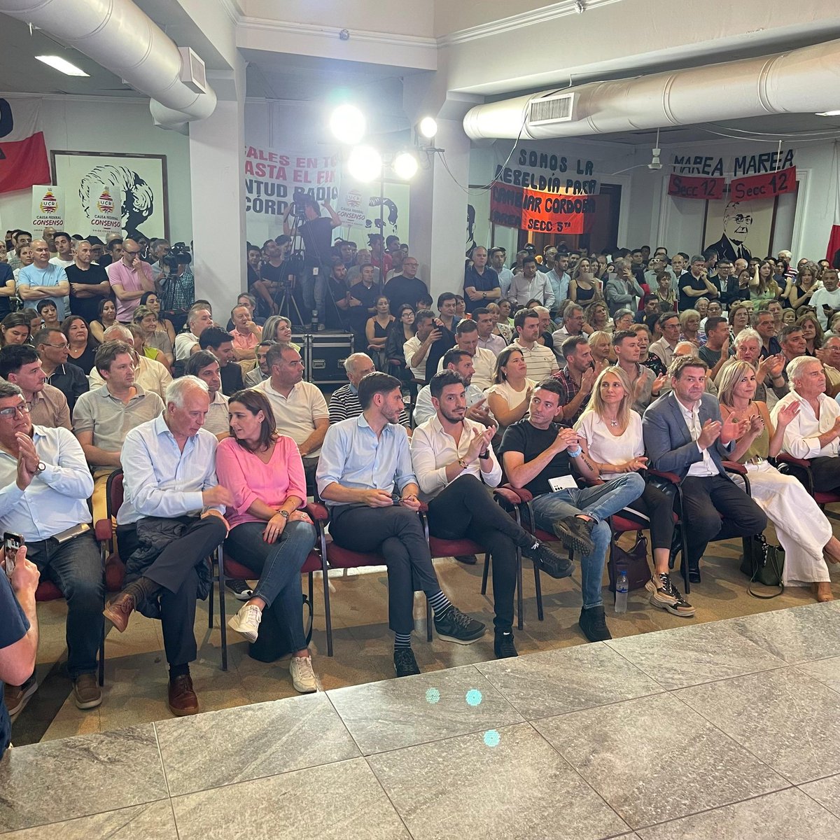 Felicitaciones a todas las autoridades que asumieron hoy!

"Hemos terminando el proceso interno. Ha sido largo y no ha sido fácil. Pero acá en esta casa está la UCR unida y esta dispuesta a transitar el camino que nos va llevar a gobernar la provincia" <a href="/ferrermarcos/">Marcos Ferrer</a>