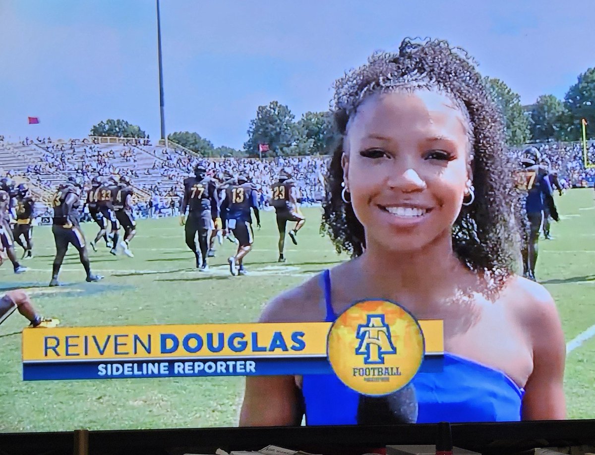 EvelynMDouglas's tweet image. Last media day as a collegiate wbb player. 🥹💙🐶💛❤️ #AggiePride #MBALoading #RisingSportsJournalist