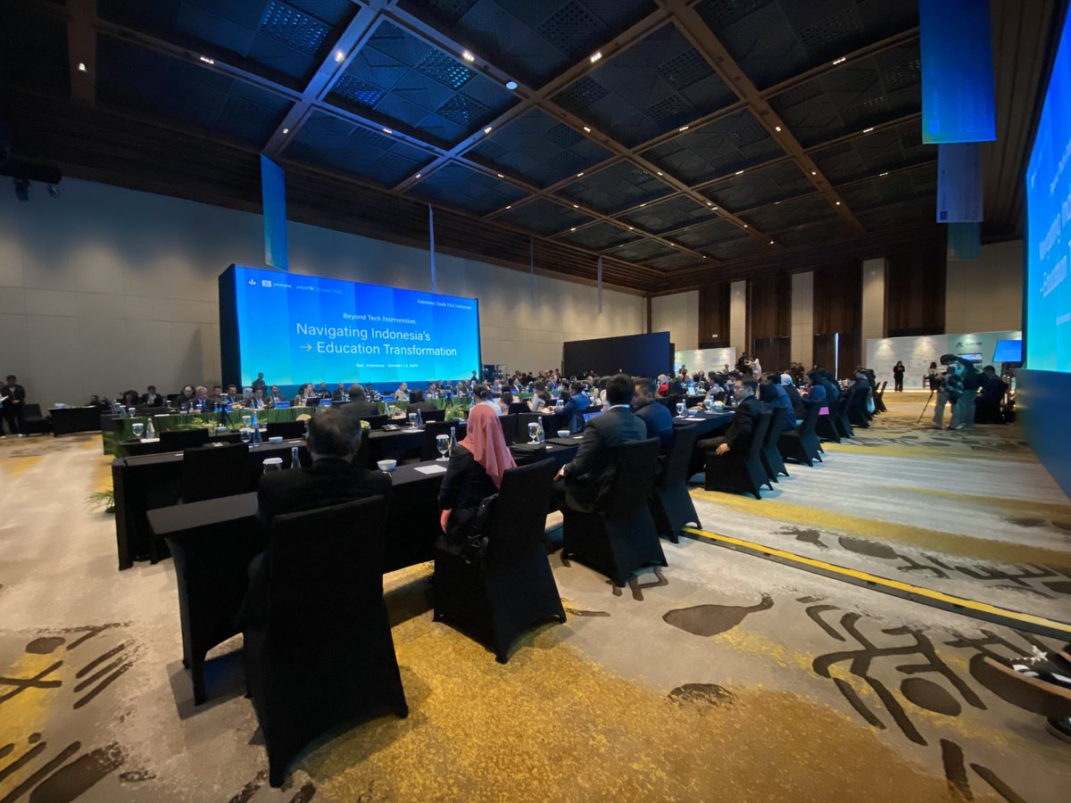 Sarapan bergizi pagi ini, mendengarkan wakil 20 negara membahas transformasi digital dan transformasi pendidikan di acara Gateways Study Visit Indonesia, kolaborasi <a href="/Kemdikbud_RI/">kemdikbud go id</a> <a href="/UNESCO/">UNESCO 🏛️ #Education #Sciences #Culture 🇺🇳</a> dan <a href="/UNICEF/">UNICEF</a>. Apa saja yang dibahas di acara #GSVI2024 #MerdekaBelajar ini?

— sebuah utas