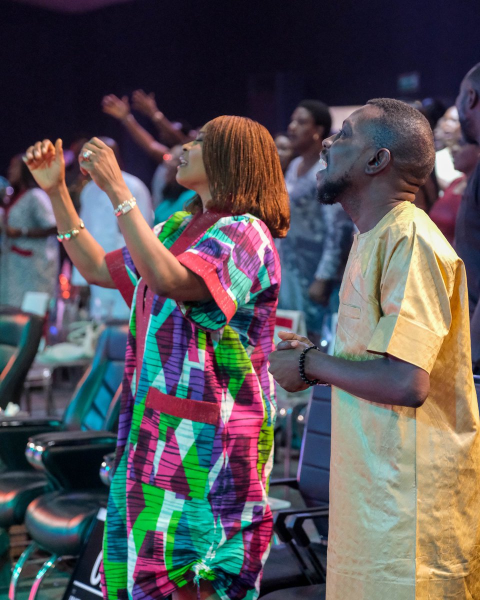 HOTRREFUGE's tweet image. With our hearts lifted and our voices raised, we stand in awe of His endless love and mercy. Every breath a song of praise and our hearts full with gratitudes to the King who reigns forever.

#DoubleCelebrationService
#Increase2024
#HOTRRefuge
#HOTRService
