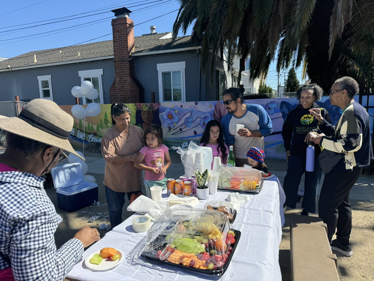 This weekend, OPW and OPYRD celebrated the re-opening of  Holly Mini Park – a space where East Oakland youth can play and thrive. Thank you to all who came out to celebrate and who contributed to this important project. hubs.la/Q02RByV60