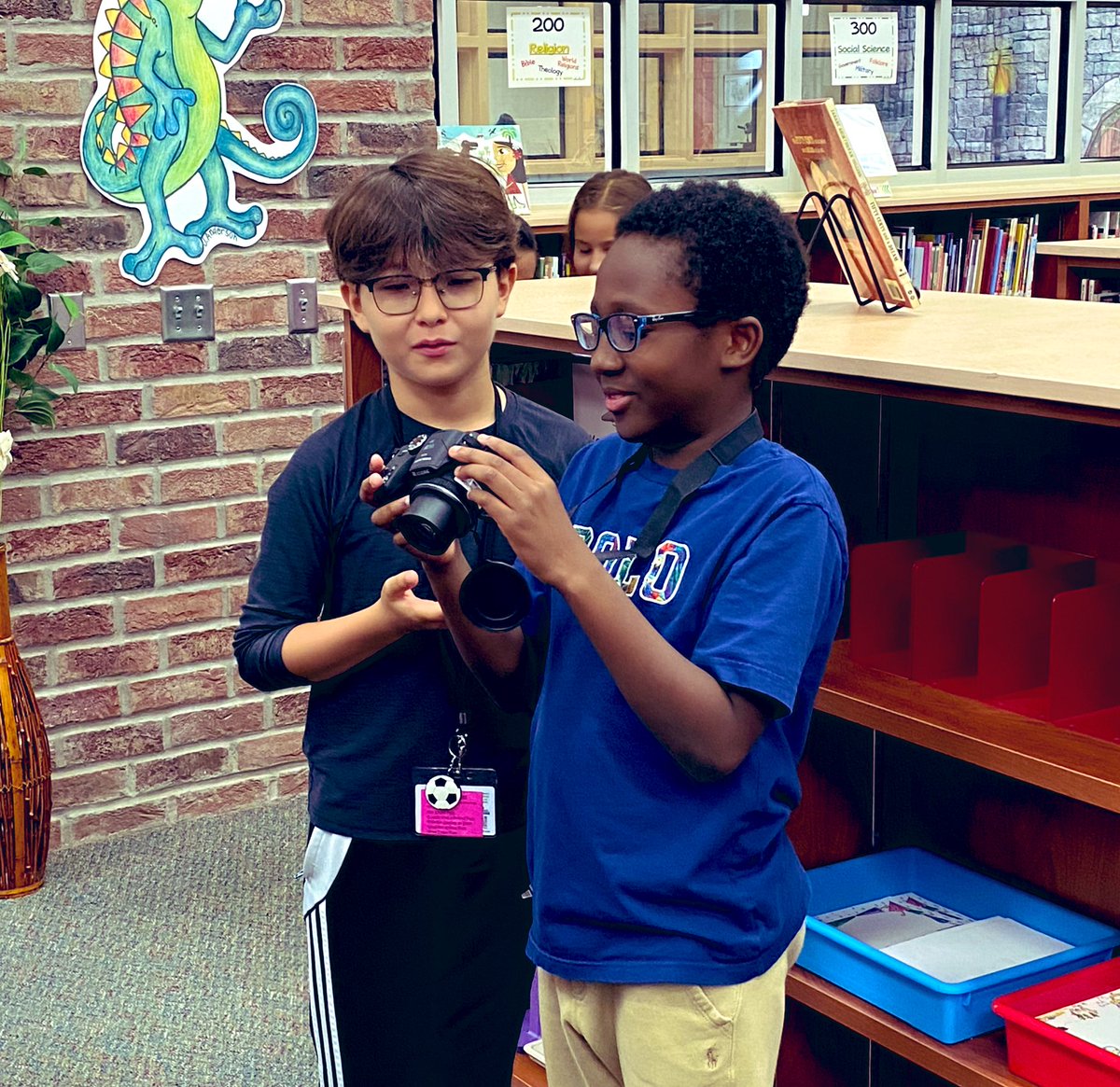 CSE_Chameleons's tweet photo. The 24-25 CSE Yearbook Club had a great first meeting today! Club members discussed ideas for our yearbook theme and practiced using the cameras. πΈ Looking forward to a great yearbook! π #CSEcelebrates #YearbookClub @MrsCathyHeimel @TeamTriska https://t.co/xnWErkMeDZ