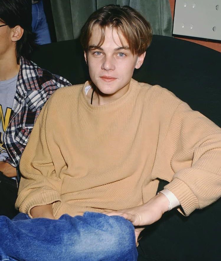 vesbluve's tweet photo. 90s https://t.co/DqtBmVipXf