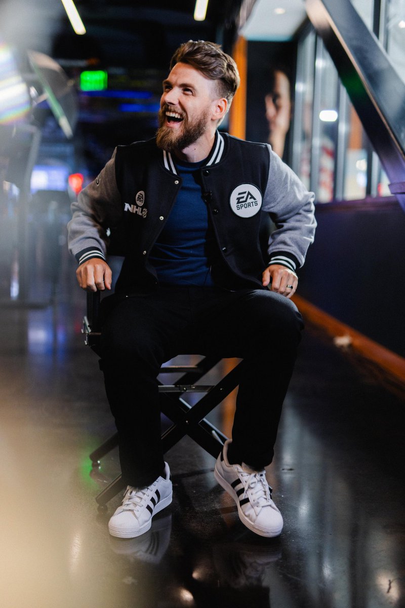 Cam / NoSleeves tweet media