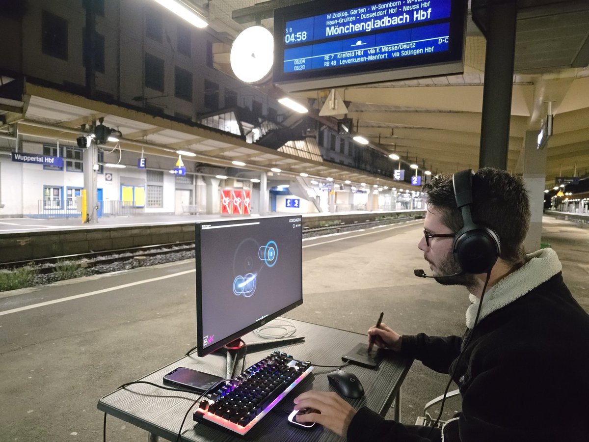 . <a href="/ZeitFrost/">ZeitFrost</a> plays at the train station at 4am