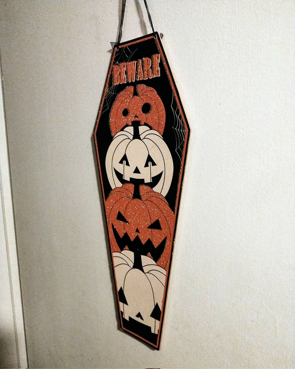 ScooterDoodles's tweet photo. Hoping to feel more positive by getting everything nice and spooky for my favorite time of year (got some little jack-o'-lantern lights for my desk) ๐๐ฆ๐ป๐ค๐๐ #Halloween2024 #halloweendecor #halloweentoys #halloweenvibes #spookymonth #timetogetspooky https://t.co/qbhstdVhoP