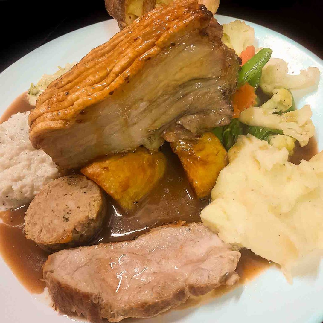 IslandTravelKT's tweet photo. Craving a hearty meal on Koh Tao? 🍽️ Visit **Jumbo Restaurant** for our famous Sunday Roast &amp; more! Open daily 11 AM - 11 PM.   
  
📍 Just steps from the beach!  
  
Find us here: https://t.co/IsnvAJ8Cam  
  
#KohTaoEats #SundayRoast #IslandDing https://t.co/dADFk4QKph