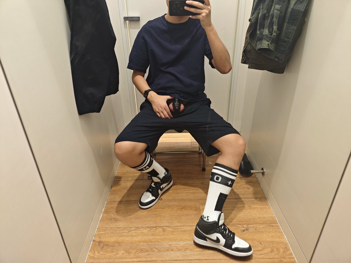 Waver1912's tweet photo. October not Locktober https://t.co/wCWhVbFdVD