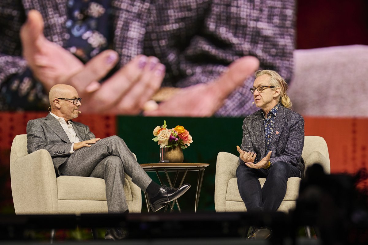 tweetme_cons's tweet photo. @Oracle SVP of User Experience Design Hillel Cooperman sat down with @NetSuite founder and EVP Evan Goldberg at #SuiteWorld to talk about the Redwood design system, how #AI is supporting the mission, and how Redwood is transforming the customer experience. https://t.co/dPGH3CIsco https://t.co/Ft5IZNP9VR