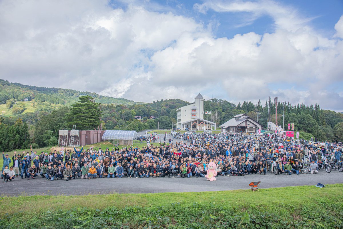 asahicubmeeting's tweet photo. #あさひカブミーティング vol.2の集合写真になります！
大変お待たせいたしました。
#Asahi自然観
#山形県
#朝日町
#桃色ウサヒ https://t.co/JtT7ErVRxa