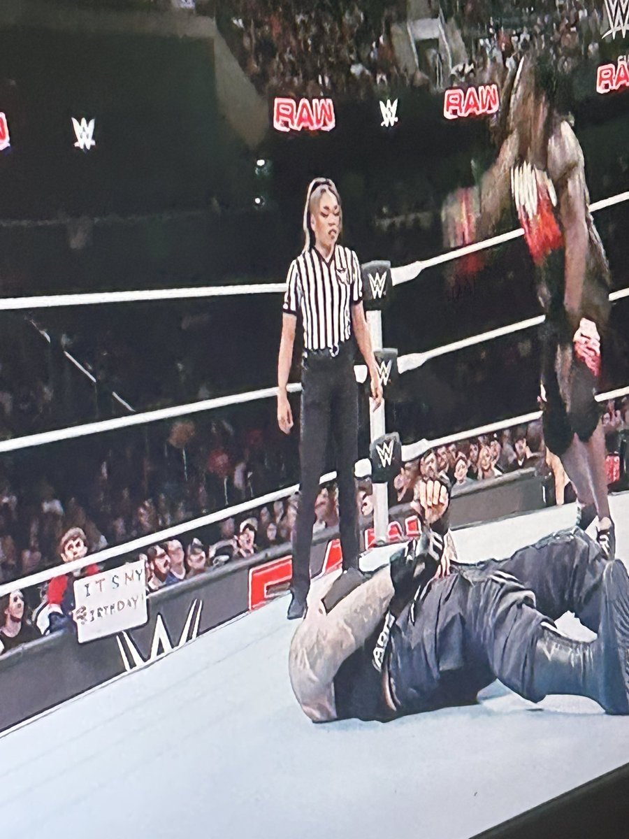 jerm4life's tweet image. There’s our #RefBae @RefBaeDaphWWE