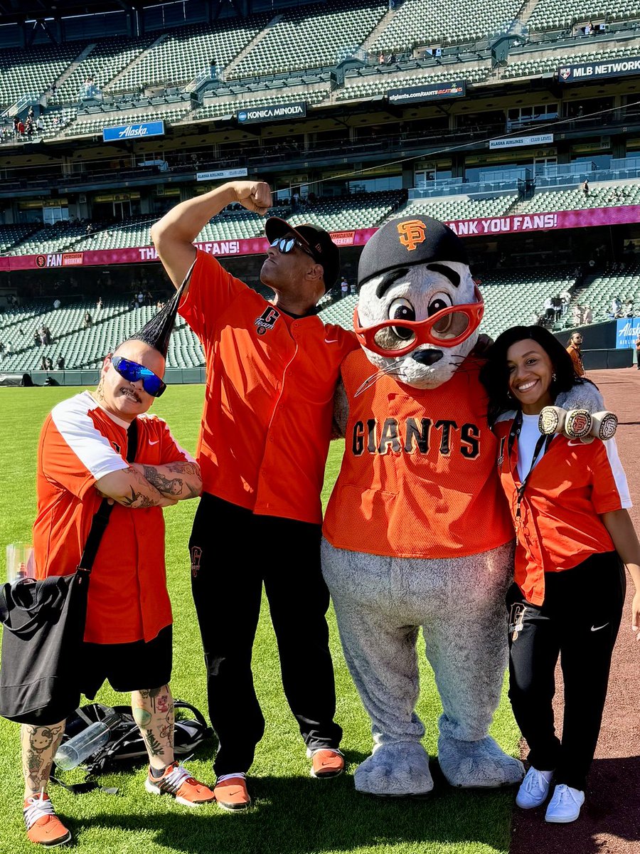 Lou Seal (Luigi Francisco Seal) tweet media