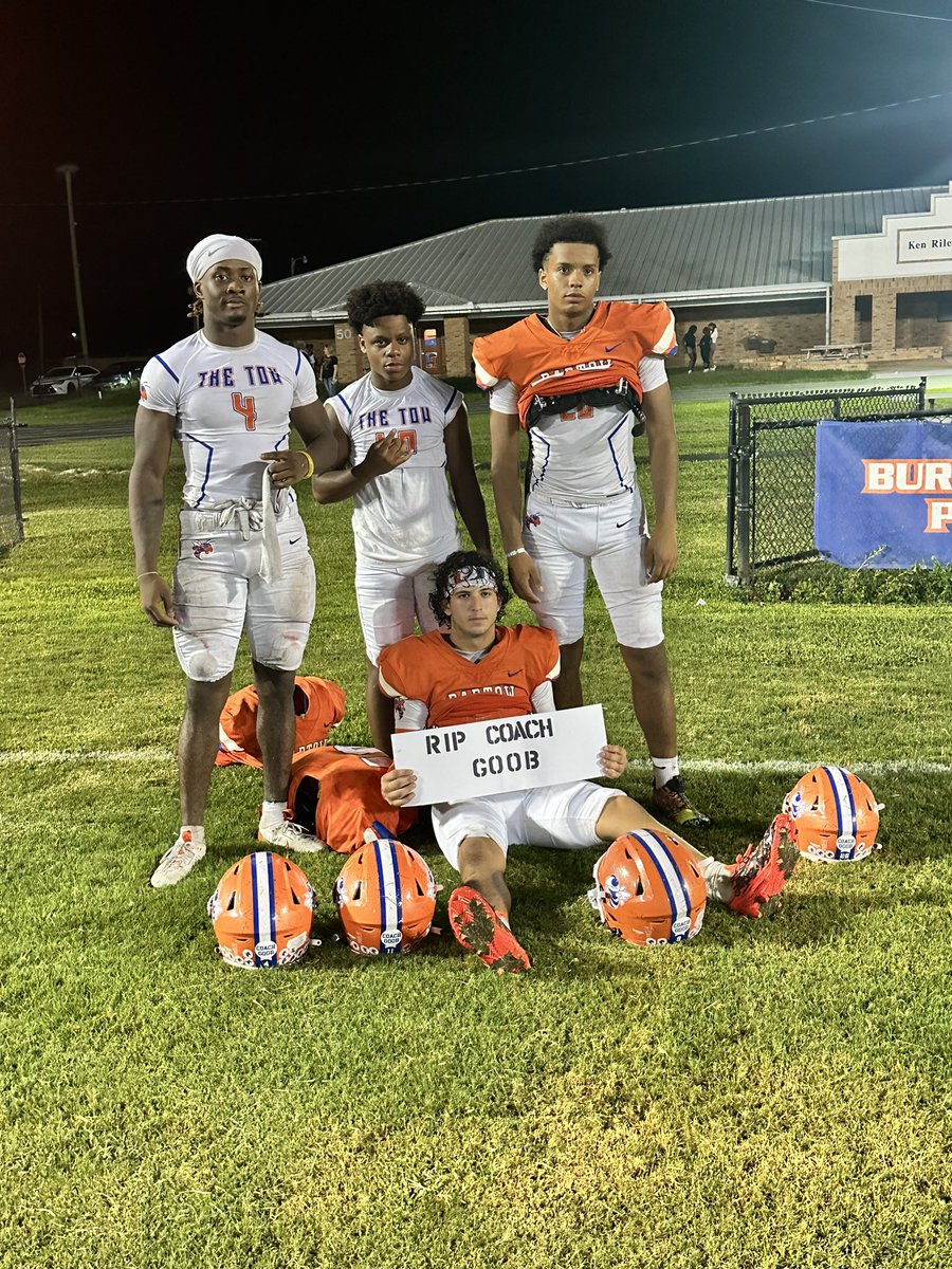 Dolfin55's tweet photo. The impact you have had on our youth was not gone unseen. We were blessed to have gotten to know you. Rest in peace Coach Goob 🙏🏻🕊️
I will miss talking Miami Hurricane football with you and talking about life.
#RIP
#RIPGoob
#LLGoob
#BartowStrong ❤️
🔸🐝🔹 https://t.co/BsQNcDOluz