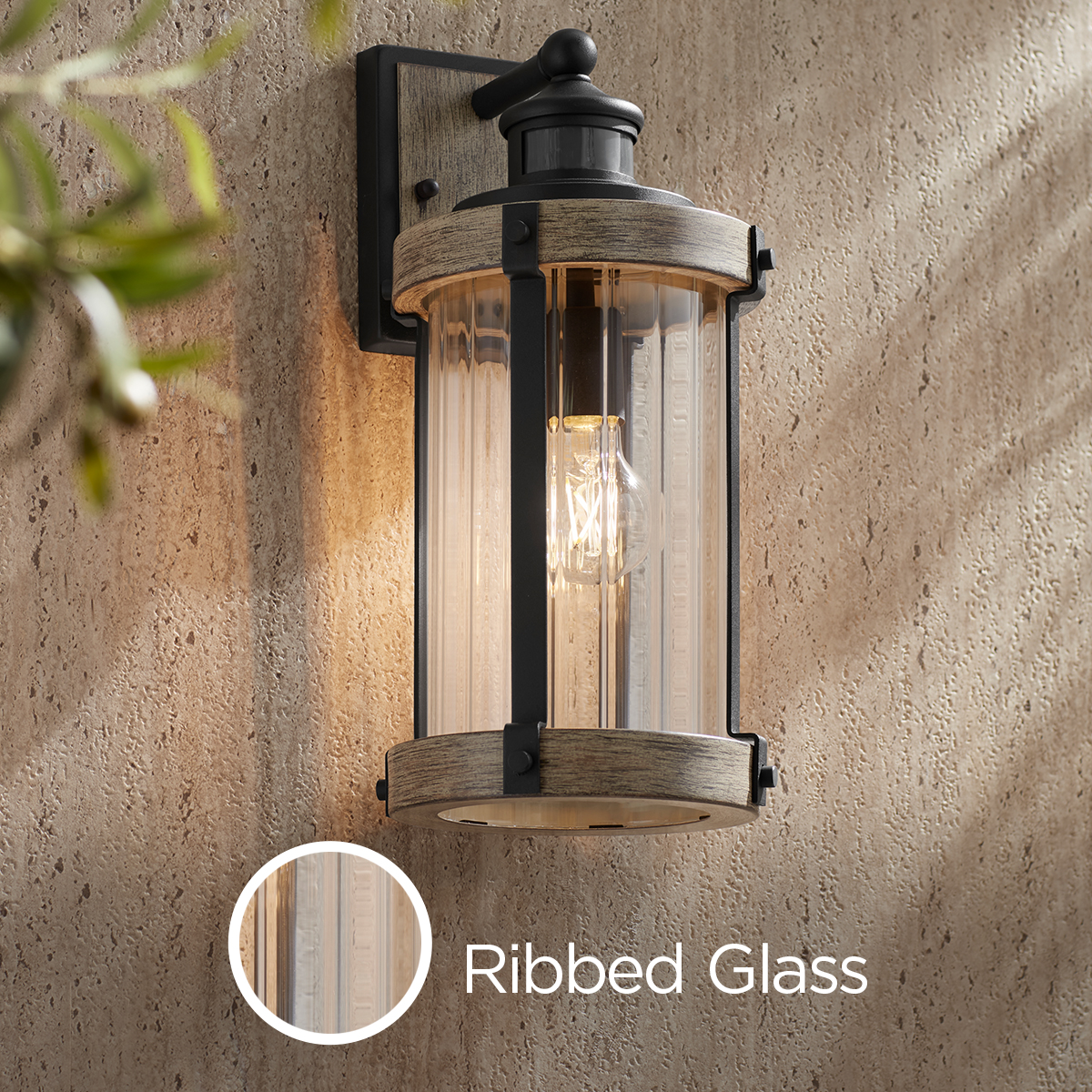 LampsPlus's tweet image. Add a touch of charm to your #exteriorlighting with different #glass types ✨ From #ribbedglass to #frostedglass &amp;amp; more, brighten your #outdoor space with a #glow that’s uniquely yours.

Shop #outdoorlighting: bit.ly/3PJUvoN

#myLampsPlus #clearglass #outdoorwalllight