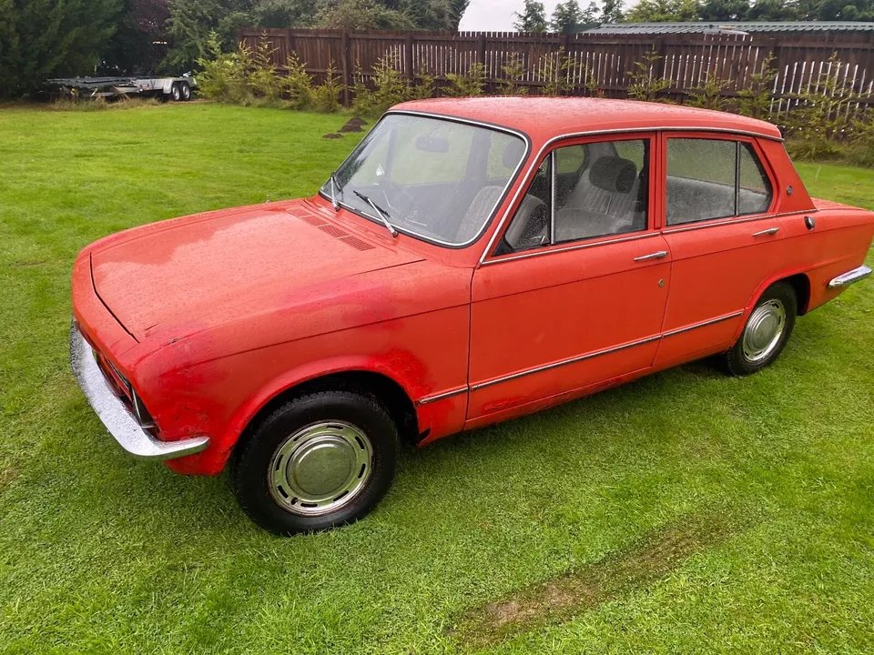 UkCarSale's tweet photo. Truimph Dolomite 1300, 1976 registered Jan 1977, Runs and drives sweet!
Full listing on #eBay 👇👇👇👇👇👇#ad
https://t.co/mxVoQ0h1fC https://t.co/4tOJZt3ETb