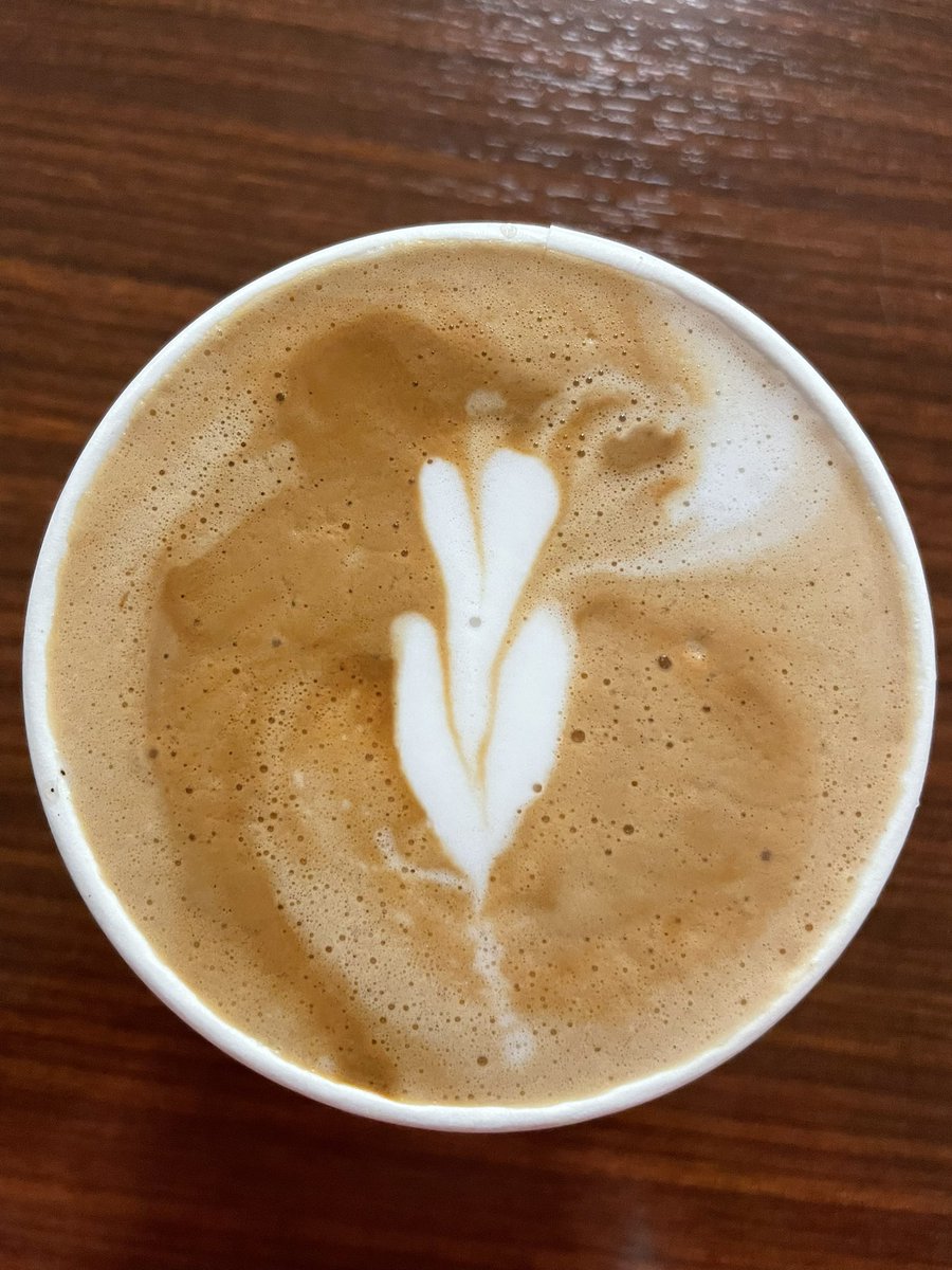 한달 쉬고 첫 출근
ㅎㅎ
좋았다

반갑게, 걱정스럽게 인사들 한다
아직 불편한 팔이지만 잘 낫고 있어서 고맙고 🤗