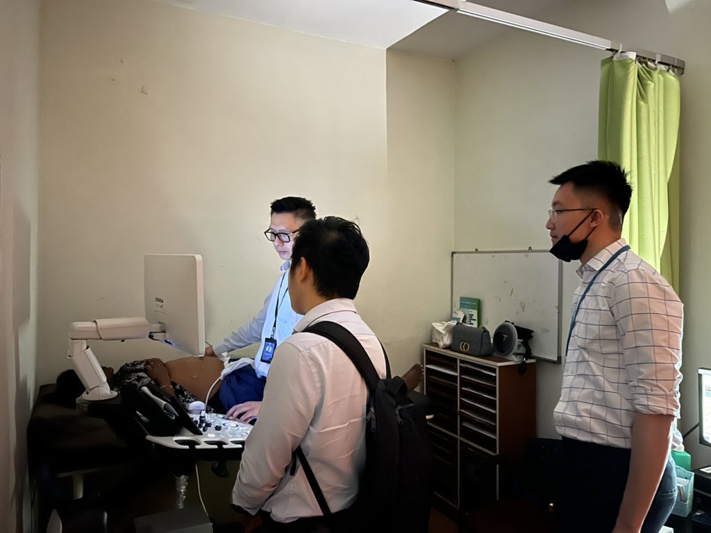 Honored to be part of the #inaugural IUS clinic at University of Malaya Hospital! 🇲🇾 The patients were in awe, and the clinic was a tremendous success. A huge congratulations to #IdaHilmi and #AlexLeow for their incredible efforts in making this groundbreaking clinic a reality!