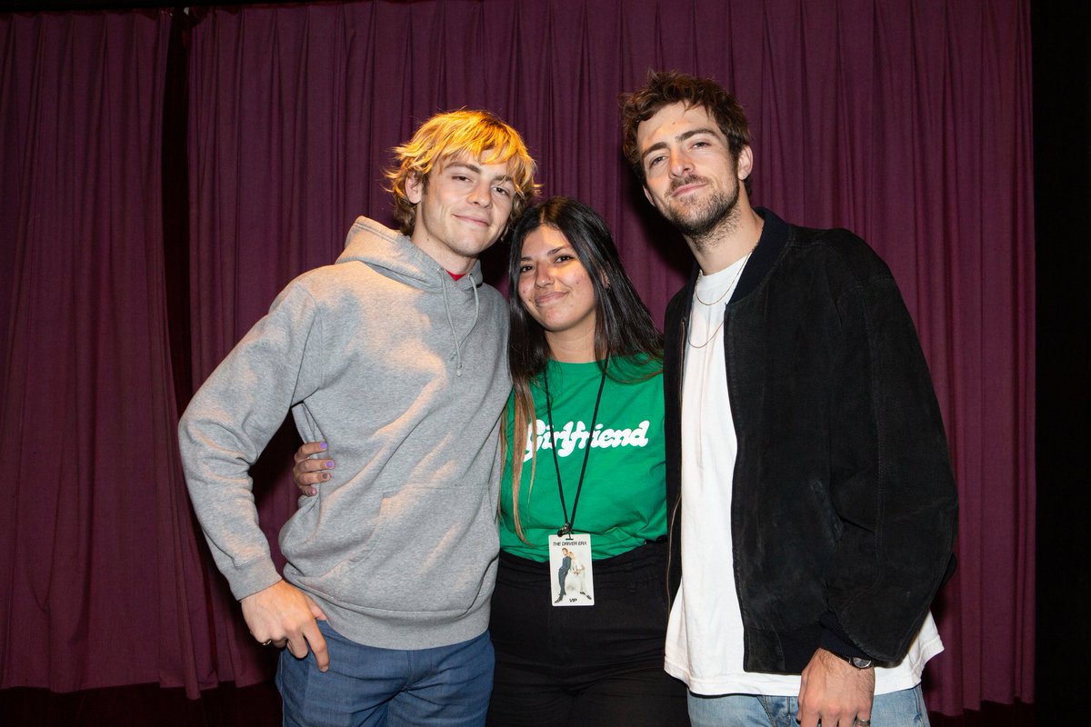 caroli11's tweet photo. Los sigo desde 2014 me acuerdo que para ese entonces habían venido a BS as ,pero como soy de Rosario no pude ir ya que era muy chica en 2015 tuve la oportunidad  de ir a verlos y de esa vez fui a todos sus conciertos como R52017 ,TDE 2022 y 2024❤️‍🩹 #TDTOURXTHEDRIVERERA https://t.co/TwSSnYnROB