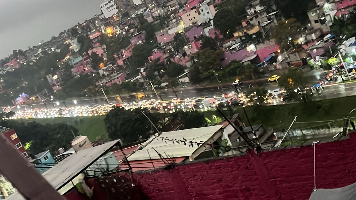 carrsala's tweet photo. @CorresponsalsMX Me las pasaron por un chat de vecinos y mamás del colegio .. #interlomas #jesusdelmonte #huixquilucan  ya es la 2da vez en menos de un mes . https://t.co/xyx8q5ePuG