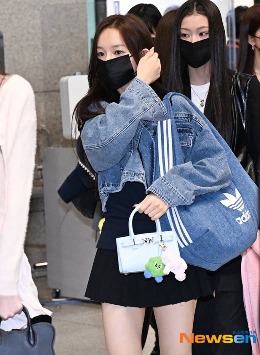 🗞️[241001] ARTICLE

‘izna Ryu Sarang, purely’

m.entertain.naver.com/article/609/00…

#RYUSARANG #유사랑 #izna #이즈나