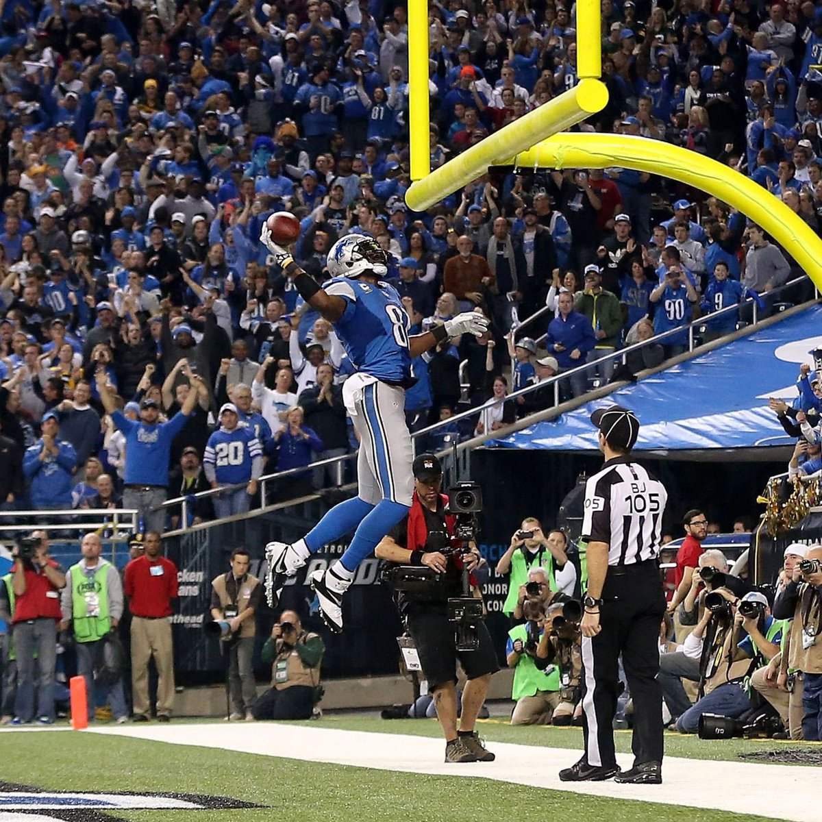 That1LionsFan's tweet photo. only right to do it on Megatron day 🔥 https://t.co/Tt4X91yymD