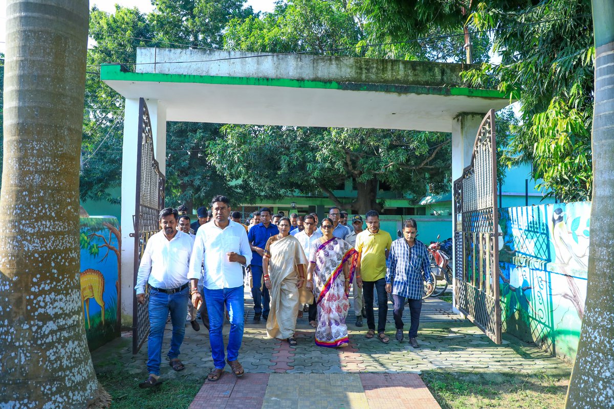 PravatiPOdisha's tweet photo. ଆଜି କାର୍ଯ୍ୟନିର୍ବାହୀ ଅଧିକାରୀ, ନିମାପଡା ଏନଏସି ଏବଂ ମଣ୍ଡଳ ଉନ୍ନୟନ ଅଧିକାରୀ,ନିମାପଡାଙ୍କ ଉପସ୍ଥିତିରେ ନିମାପଡା ଶିଶୁ ଉଦ୍ୟାନର ତଦାରଖ କରିଲି | ଶିଶୁ ଉଦ୍ୟାନର ଭିତ୍ତିଭୂମିର ବିକାଶ ନିମନ୍ତେ ଯୋଜନା ପ୍ରସ୍ତୁତ କରିବା ପାଇଁ ନିର୍ଦ୍ଦେଶ ଦେଲି |
#nimapara
#dcmodisha https://t.co/4cnNgBelEz