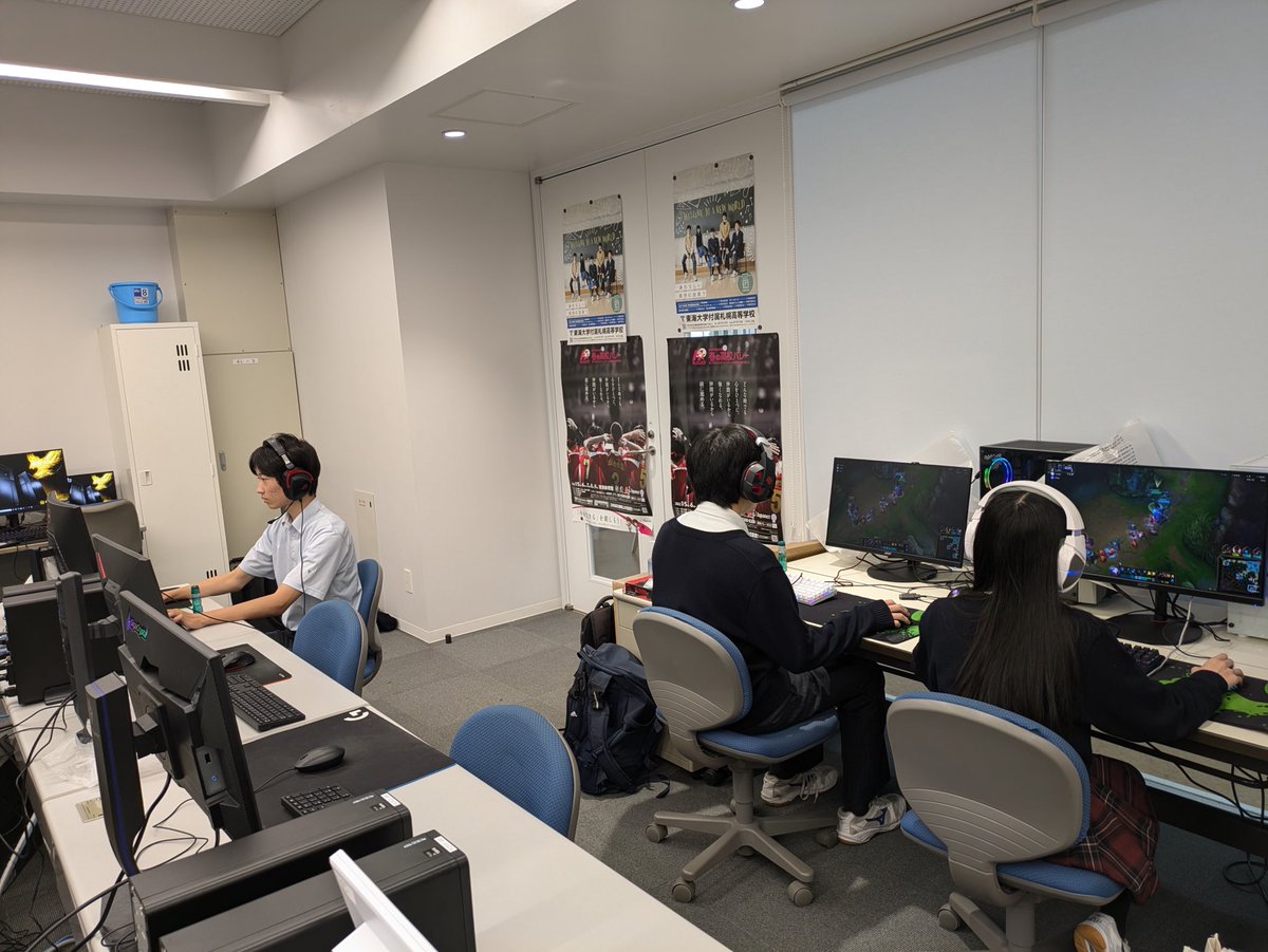 Tokai_spr_esp's tweet photo. 下期最大の大会「NASEF JAPAN全日本高校ｅスポーツ選手権」東日本全日制ブロック予選が実施中です。LoL部門は「3年生の山田・前田・渡部・鷲津、1年生の板倉」がベスト8、VALO部門は「3年生の佐藤、2年生の太田・野崎・渡辺、1年生の木村」が準優勝(実質全国ベスト8)でした。 https://t.co/2pBXtS4WM5