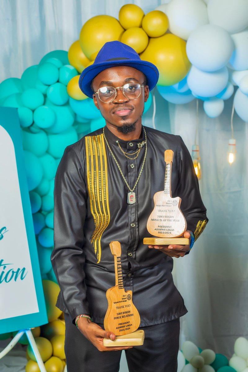 toeknee_rukidi's tweet image. This is a Throw back with my favorite human beings.
I always feel at home when i am with them. @philipbamuteeze @rctmusical @LindaAsiimwe2 @judith_nansumba  #musical2theworld