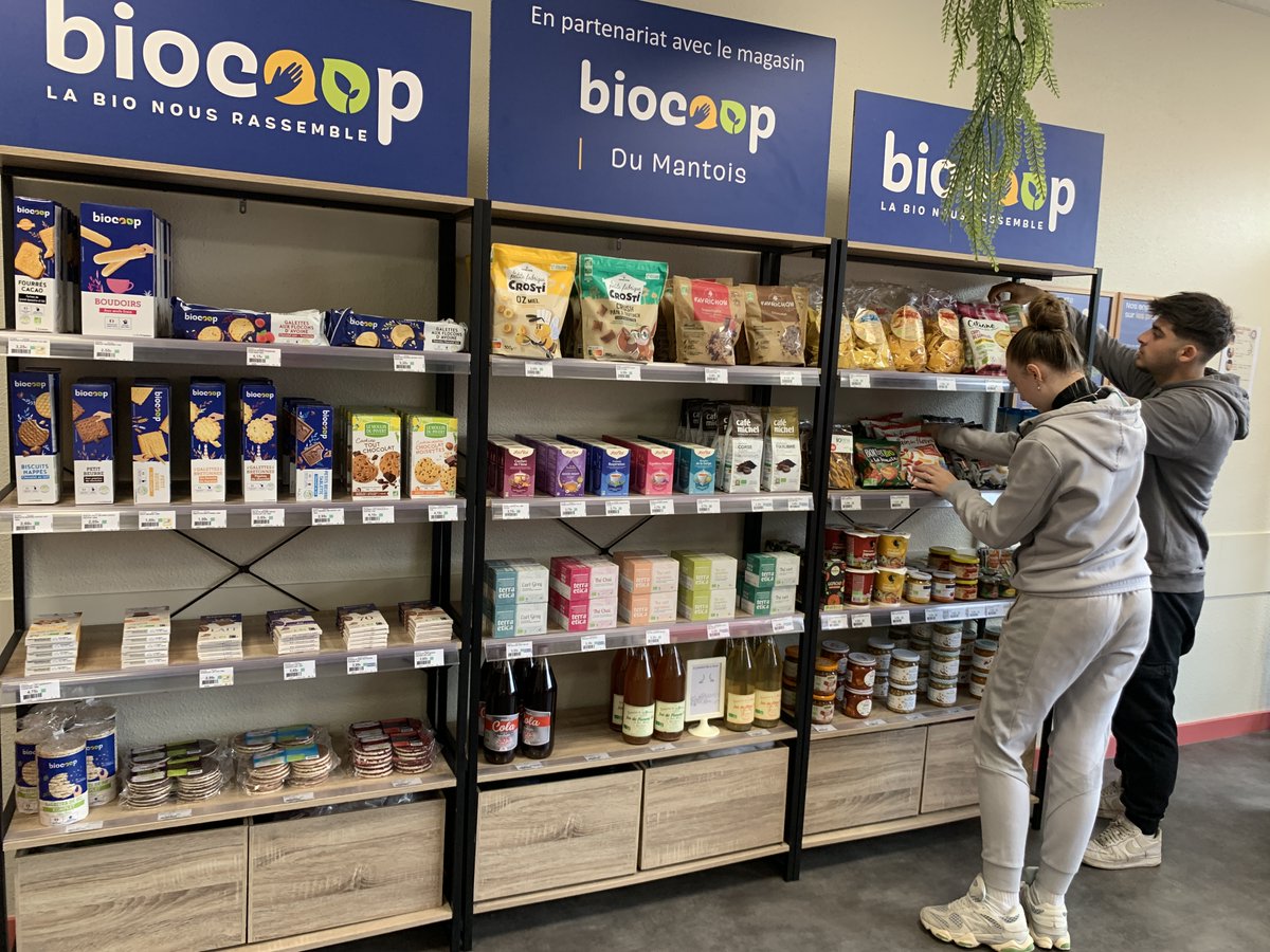 Les produits spécialement sélectionnés pour vous chez Biocoop sont  arrivés à l'épicerie ! 🌿🥖🍯 

Venez découvrir notre sélection bio et de qualité, prête à vous régaler. 🌻🥗

On vous attend ! 

#ÉpiceriePédagogique #CornerBiocoop #ProduitsBio #CAPEPC