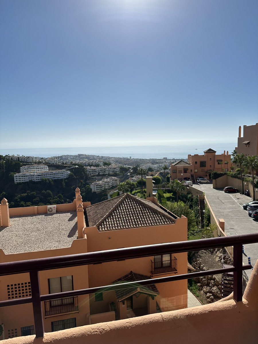 Après quelques années sans être parti en vacances, cela fait du bien de prendre un peu de temps pour se reposer sous le soleil de Calahonda ☀️🥵

Amigos, recuperemos fuerzas para este nuevo año juntos hermanos 🧡😝 <a href="/TeamNUI_/">NUI</a>