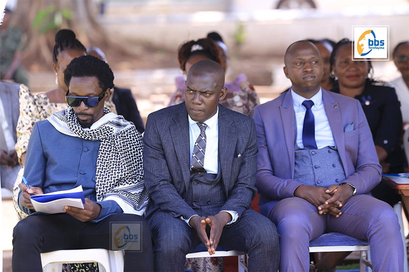 bbstvug's tweet photo. Pulezidenti w'ekibiina ekitaba bannamateeka mu ggwanga ki Uganda Law Society, Isaac Ssemakadde y'omu ku beetabye ku mukolo gw’okulayiza olukiiko oluggya olw'ekibiina ki Baganda Nkobazambogo Students Association oguyindira ku Bulange e Mengo. #BBSKATI https://t.co/8W754qLZQH