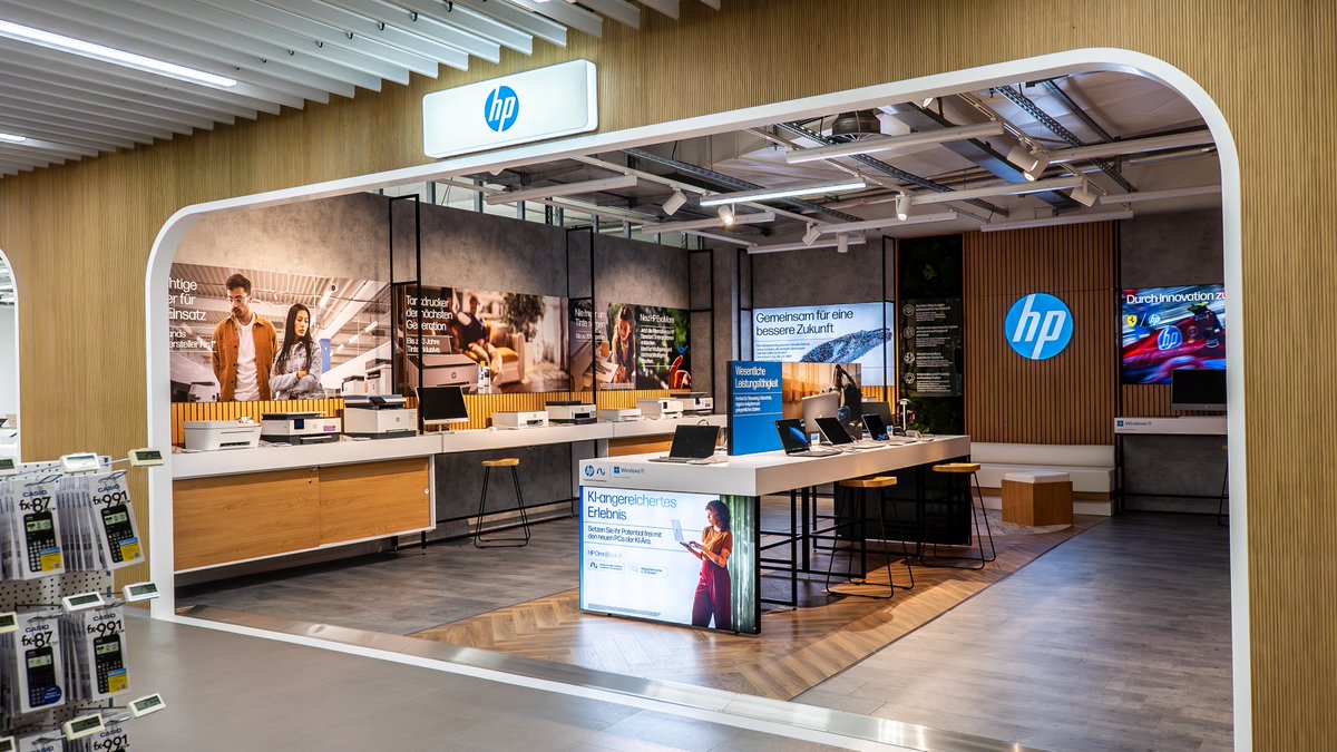 IsiGlobal's tweet image. We are thrilled to announce the completion of another exciting shop-in-shop execution for HP in MediaMarktSaturn Technology Village Hamburg!

#Retailinnovation #Sustainability #AIDrivenTech #HP #ShopInShop #Partnerships #F1 #RetailTransformation