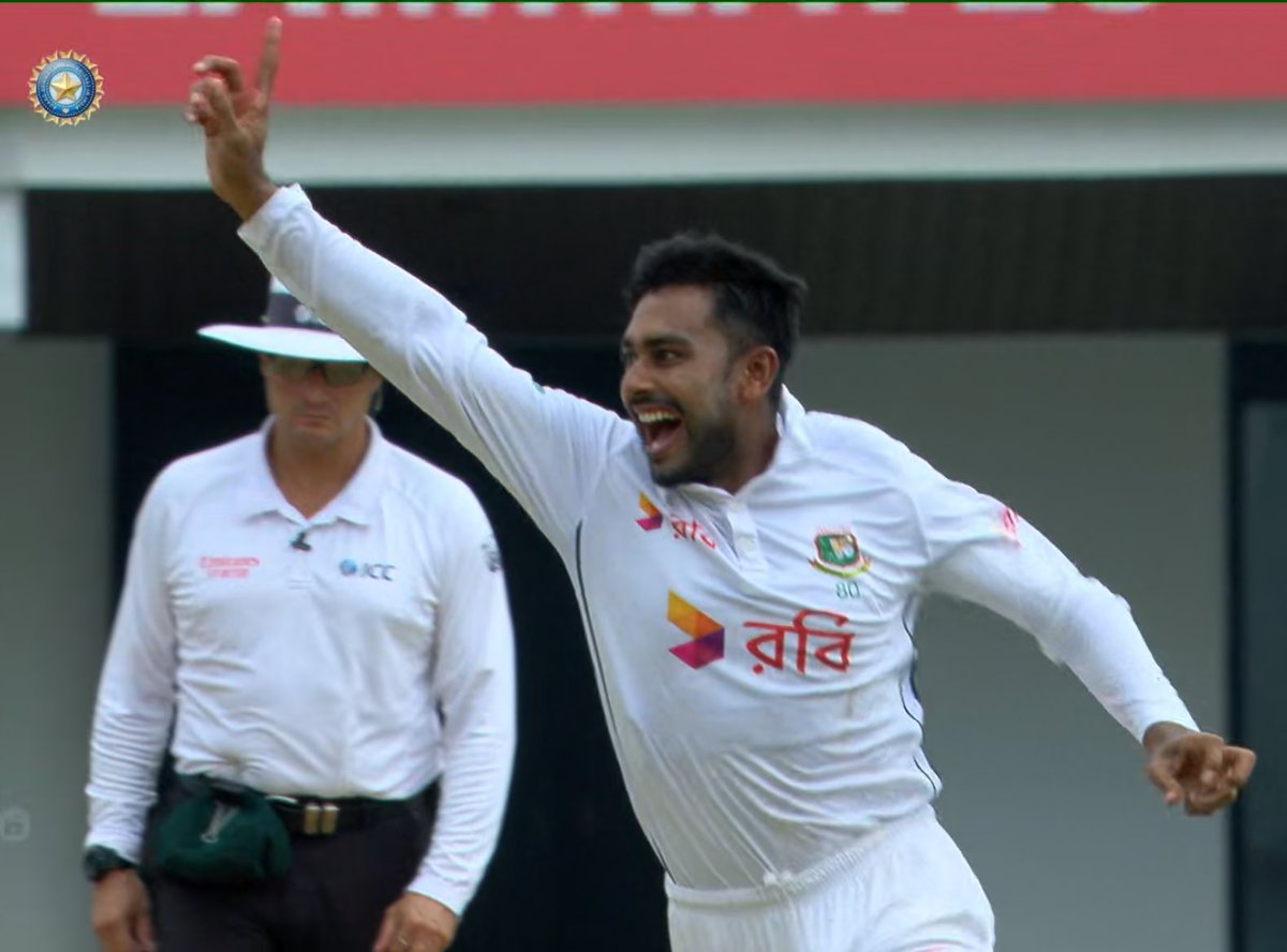 crckstats's tweet photo. Mehidy Hasan Miraz has surpassed Irfan Pathan (301) to rank as the 85th highest wicket taker in international cricket!

@Officialmiraz : 302 wickets (13 in T20i; 106 in ODI; 183 Test)

@ICC @BCBtigers @IrfanPathan @BCCI 

#ICC #INDvsBANTEST #Bangla #mehidy #85th #TestCricket https://t.co/LYhaAT1D5h