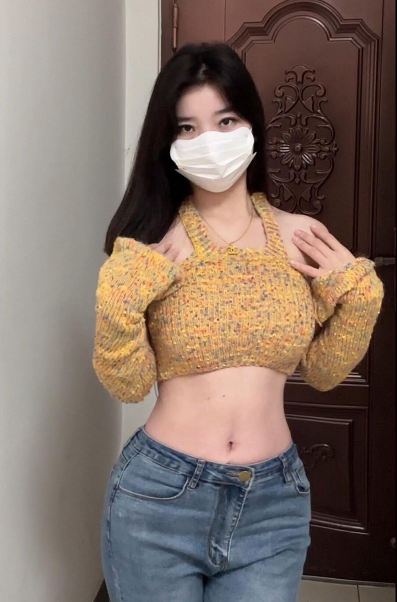 missrani700's tweet photo. 蚂蚁腰  肥臀大胸 叮叮老师 对自己身材很满意 就很哇塞🤩 https://t.co/ApoqEA58yt