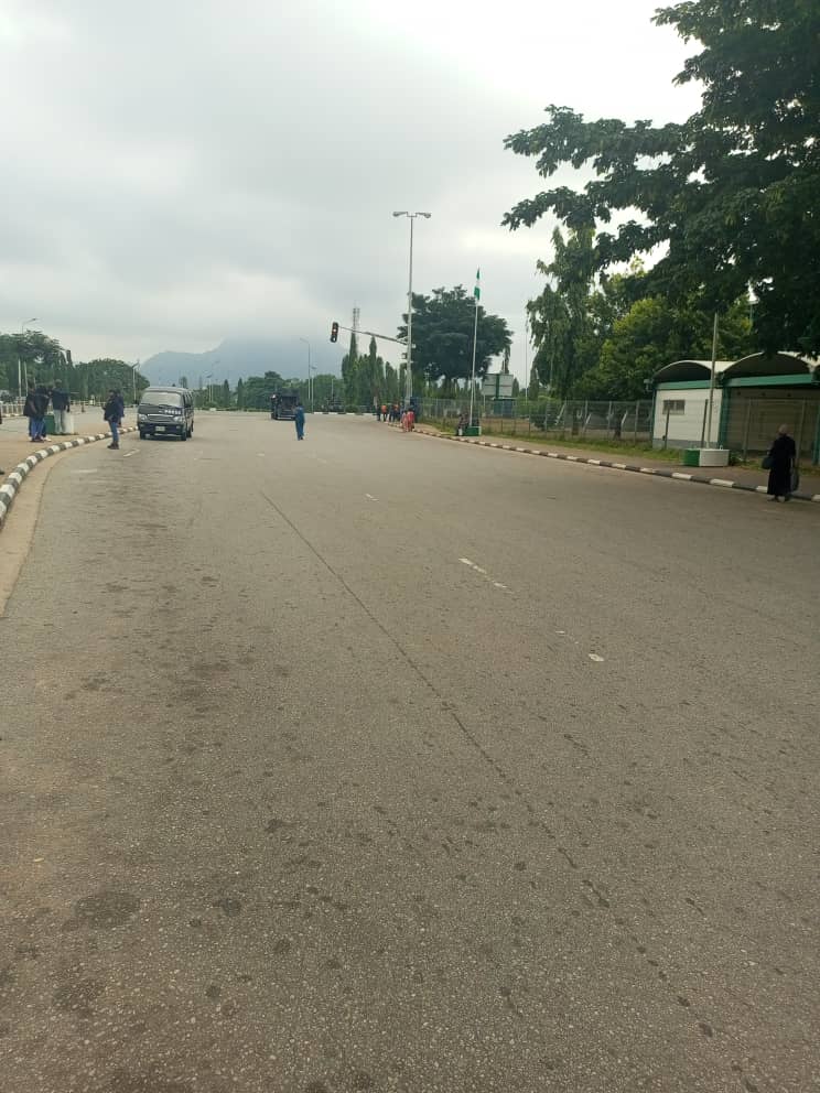 AfricaHealthRep's tweet photo. Security Forces Establish Roadblocks Around Eagle Square in Abuja Ahead of #October1Protest
#October1 #EndbadGovernment #Protest #NigeriaIndependence #NigeriaAt64 https://t.co/23Fi1KLI44