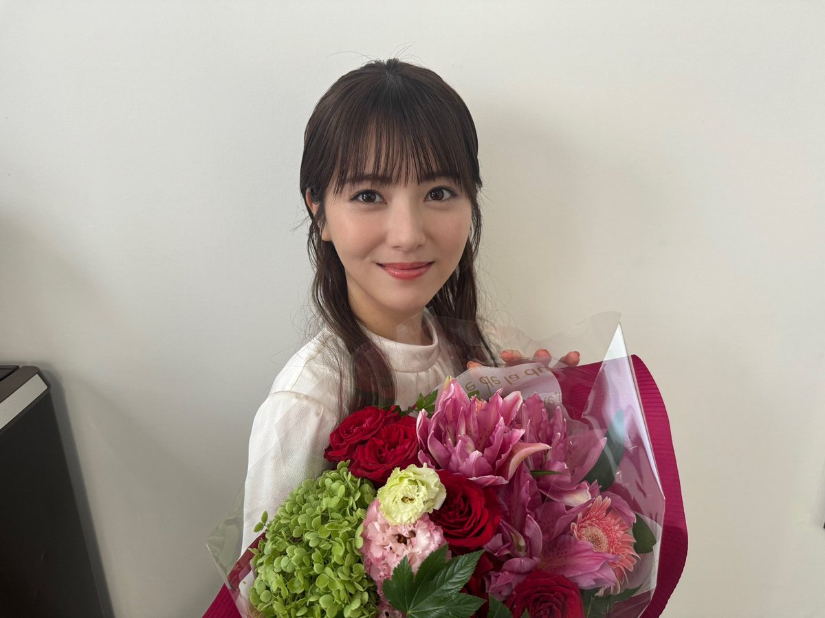 MINAMI373HAMABE's tweet photo. UBEさんの新TVCM
『ストーリーを変える、ケミストリー。』篇に出演させていただいております🐳
本日から放映しているようです🐳
地球の未来ってどうなっちゃうんだろう…
ぜひチェックしてみてくださいね!
特設ページも合わせてチェックしてみてくださいねーーー🐳
https://t.co/Pvp9eWCzKa https://t.co/YSOCjaQIz2