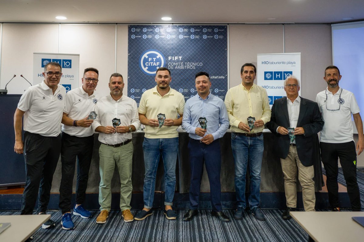 FIFTenerife's tweet photo. 📣📚 Celebrado el IV #Seminario de Arbitraje @CITAFTENERIFE en La Palma.

➕ℹ️ https://t.co/7ds4FUTt4O

#somosFIFT #arbitraje #citaf #LaPalma https://t.co/yErISk5bui