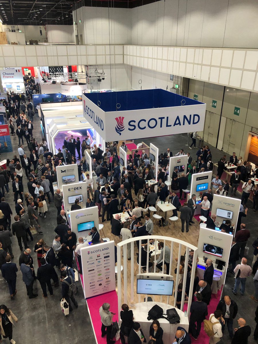 ScotGovGermany's tweet photo. In der vergangenen Woche stellte @ScotDevInt gemeinsam mit über 30 schottischen Unternehmen innovative Lösungen im Bereich Offshore-Windenergie auf der @WindEnergyHH vor – einer der bedeutendsten Veranstaltungen der Branche. 🍃🌬️

👉 https://t.co/P4X3dcsJ4M https://t.co/d3ktjH77Rm