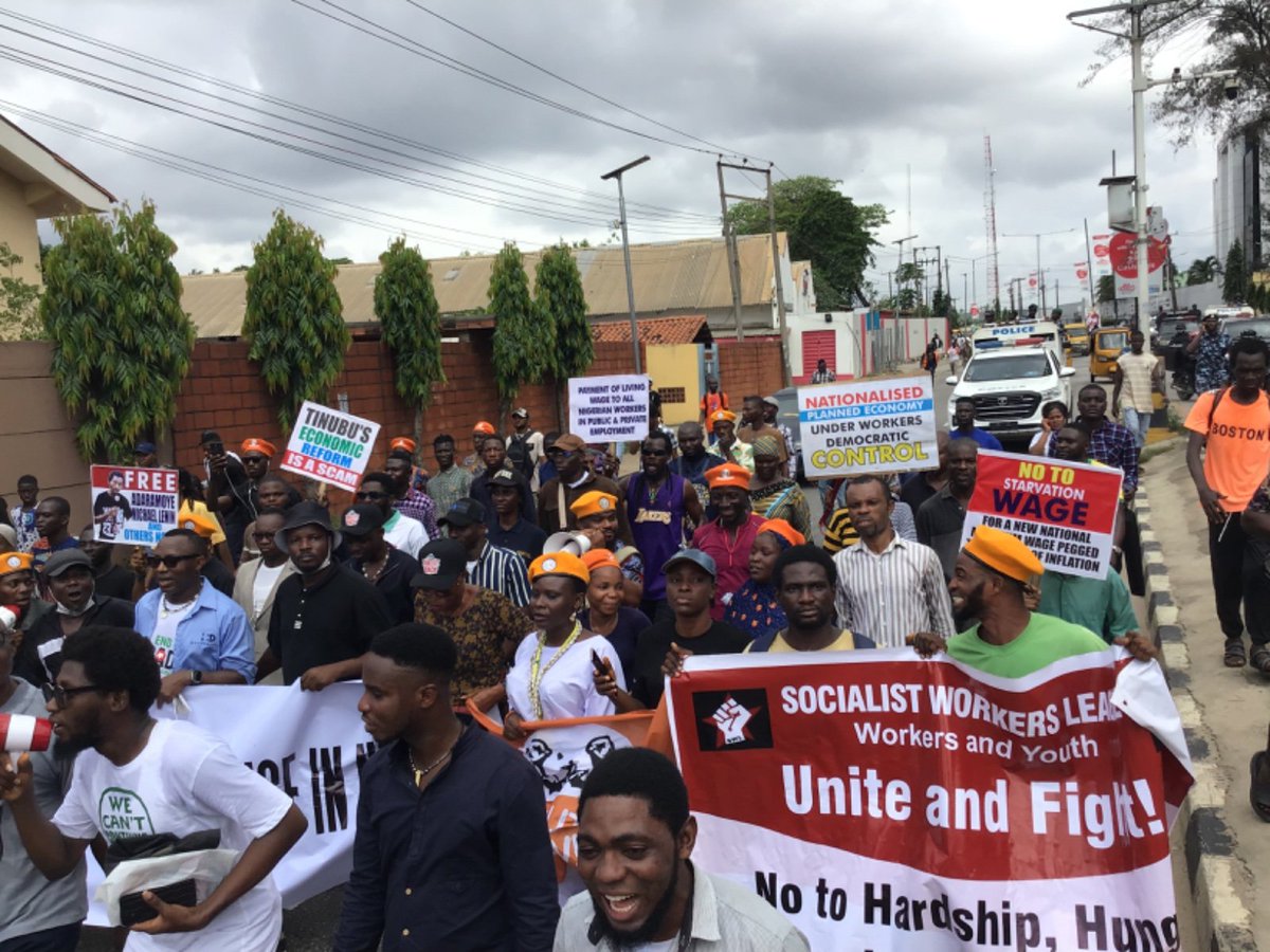 vanguardngrnews's tweet photo. #October1Protest: Protesters matching on along Oregun Rd. Lagos.
Credit: Damilola Ogunsakin https://t.co/R9qLQoiBfE