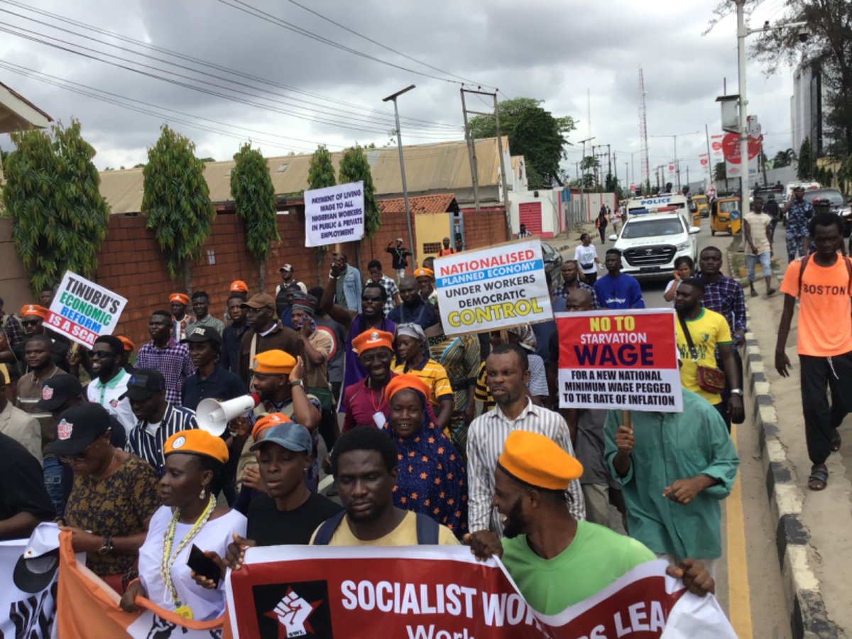 vanguardngrnews's tweet photo. #October1Protest: Protesters matching on along Oregun Rd. Lagos.
Credit: Damilola Ogunsakin https://t.co/R9qLQoiBfE