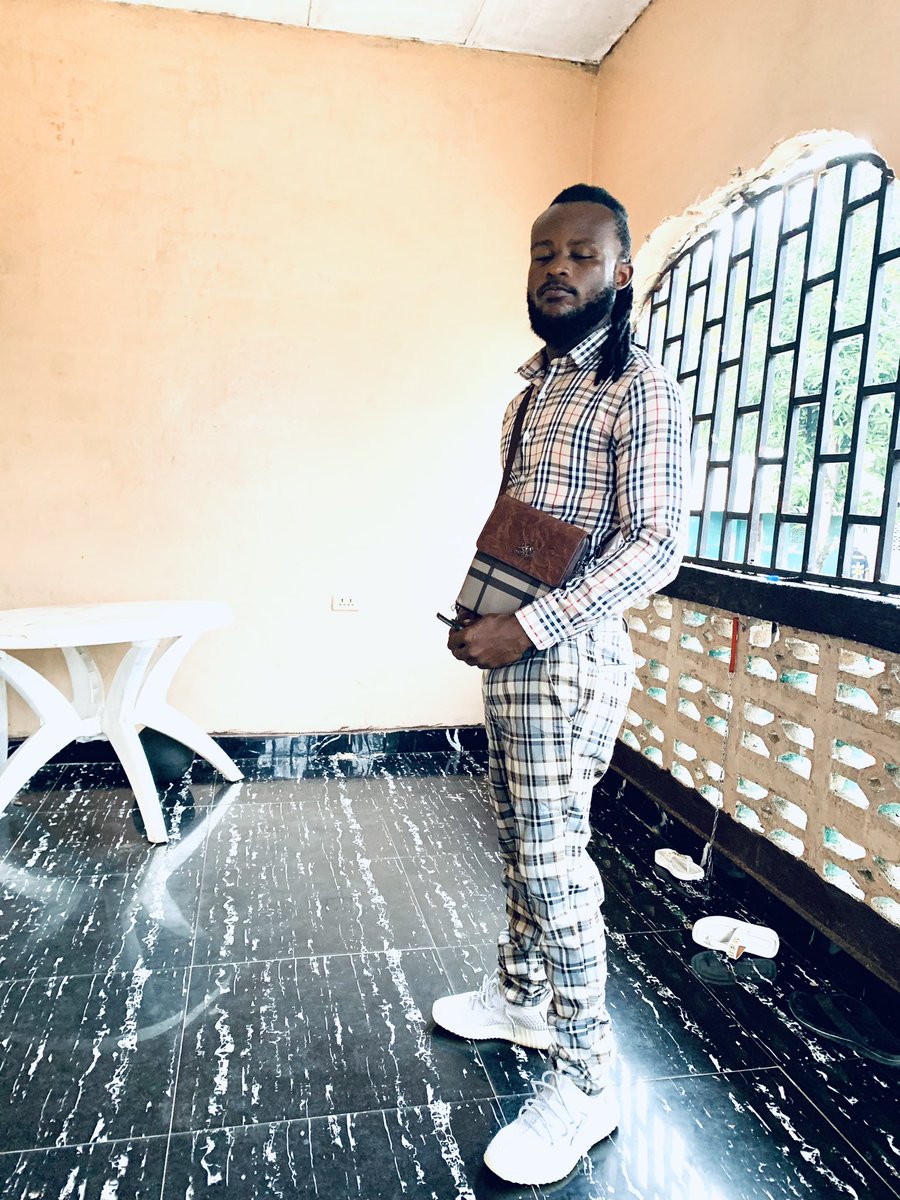 Martin6Elvis's tweet photo. Hustle day 
#Godblessmyhustle https://t.co/0ON78SFCmv